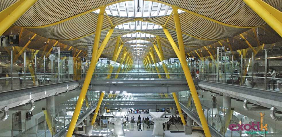cambiar moneda en aeropuerto bajaras