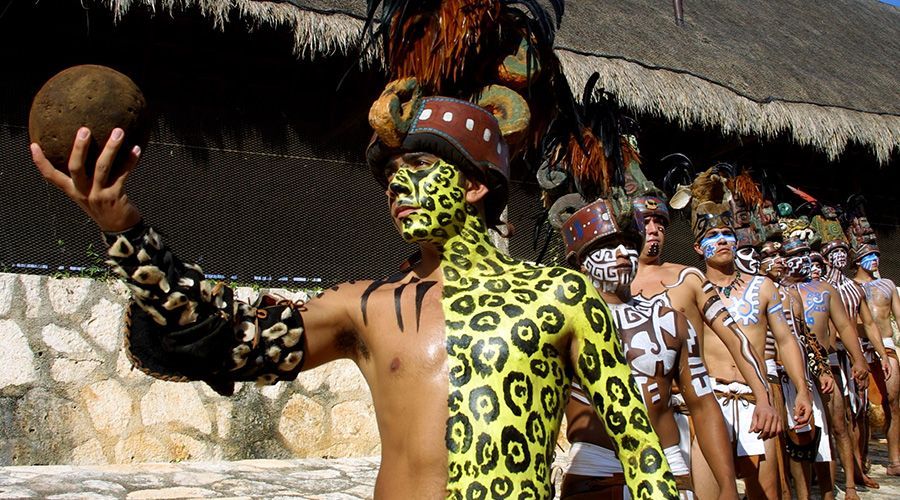 jugadores de la pelota maya